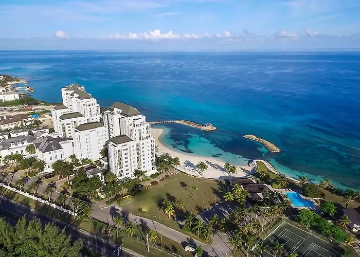 Hospitality Expert Cb1 Pool Chef * Montego Bay